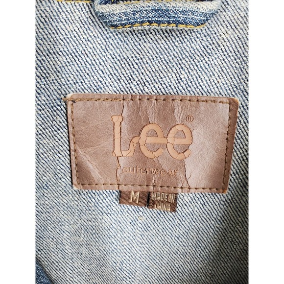 Lee Wrangler Trucker Denim Jacket Mens M Blue Faded Distressed LM45128 Fits L - Picture 2 of 12